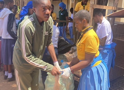 Students Clean Up Mailisita Market and Surrounding